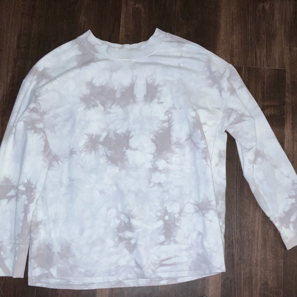 Crewneck sweatshirt that is pink, purple and white